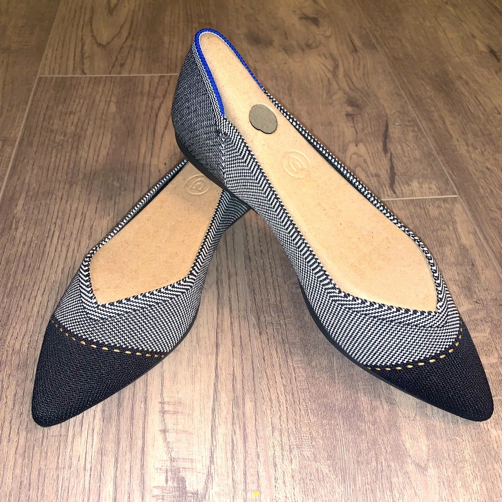 The Point Rothy pointed toe flat in size W8 in Pebble Herringbone